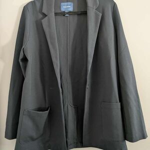 Amazon Essentials Women's Classic Black Blazer